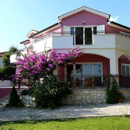 Apartments La Mirage Пироваць Екстер'єр фото