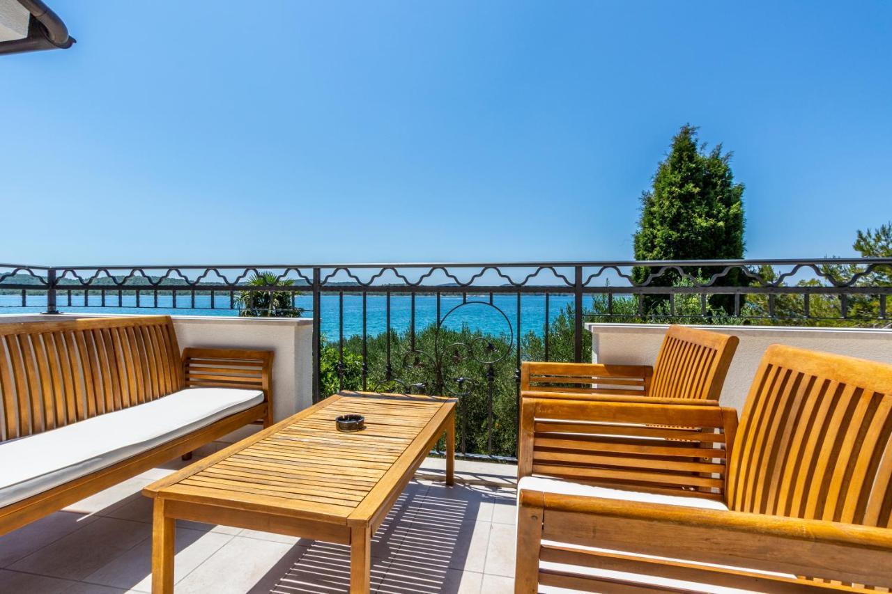 Apartments La Mirage Пироваць Екстер'єр фото