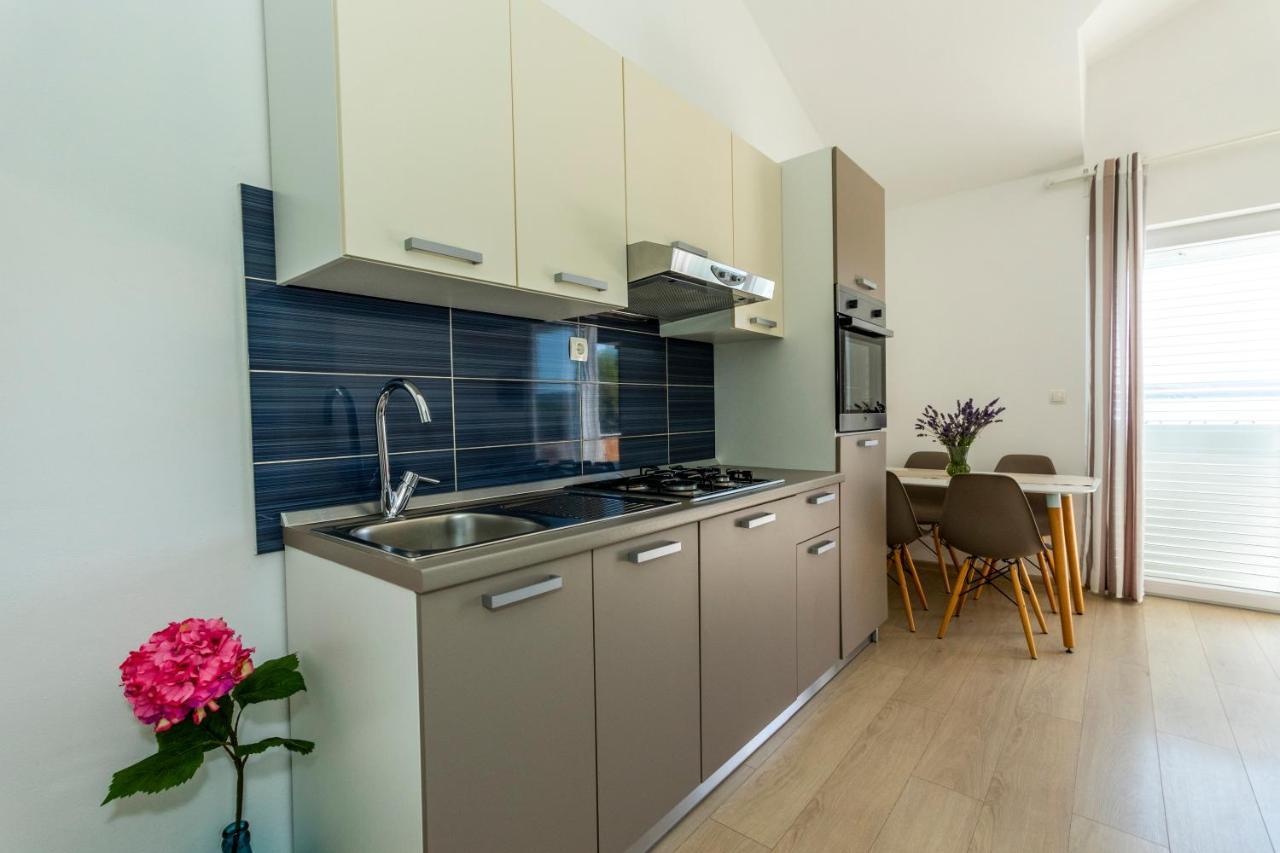 Apartments La Mirage Пироваць Екстер'єр фото