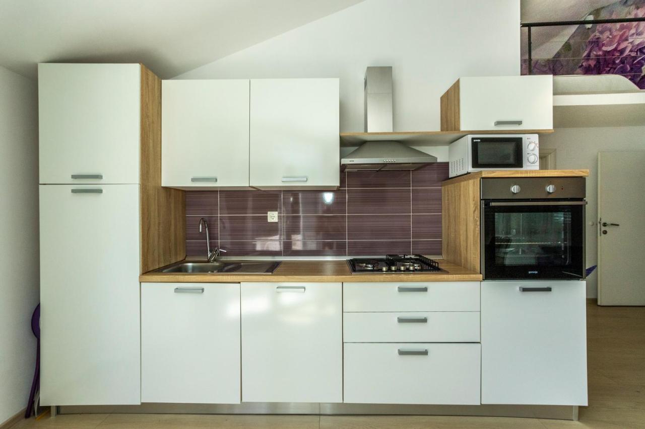 Apartments La Mirage Пироваць Екстер'єр фото
