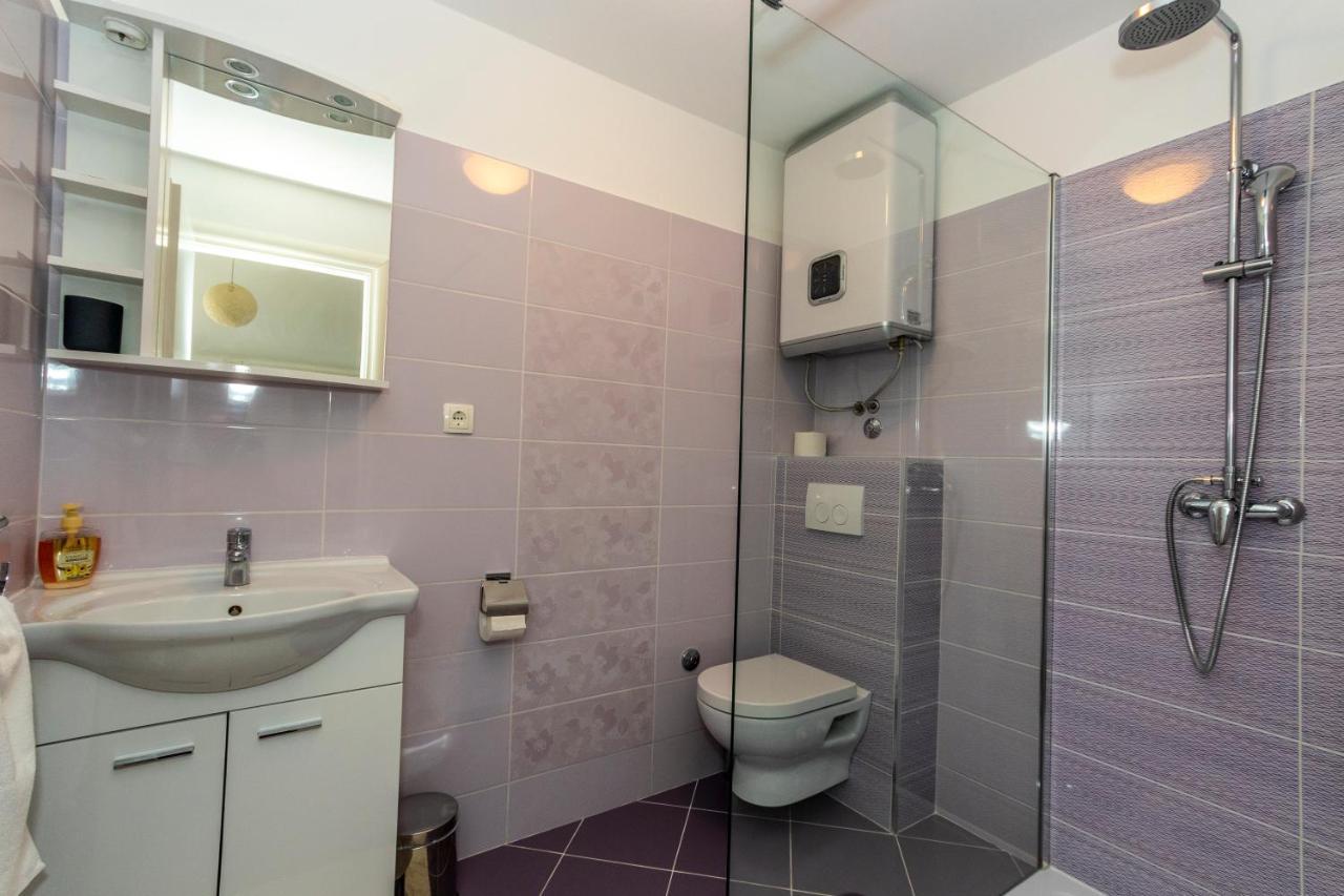 Apartments La Mirage Пироваць Екстер'єр фото