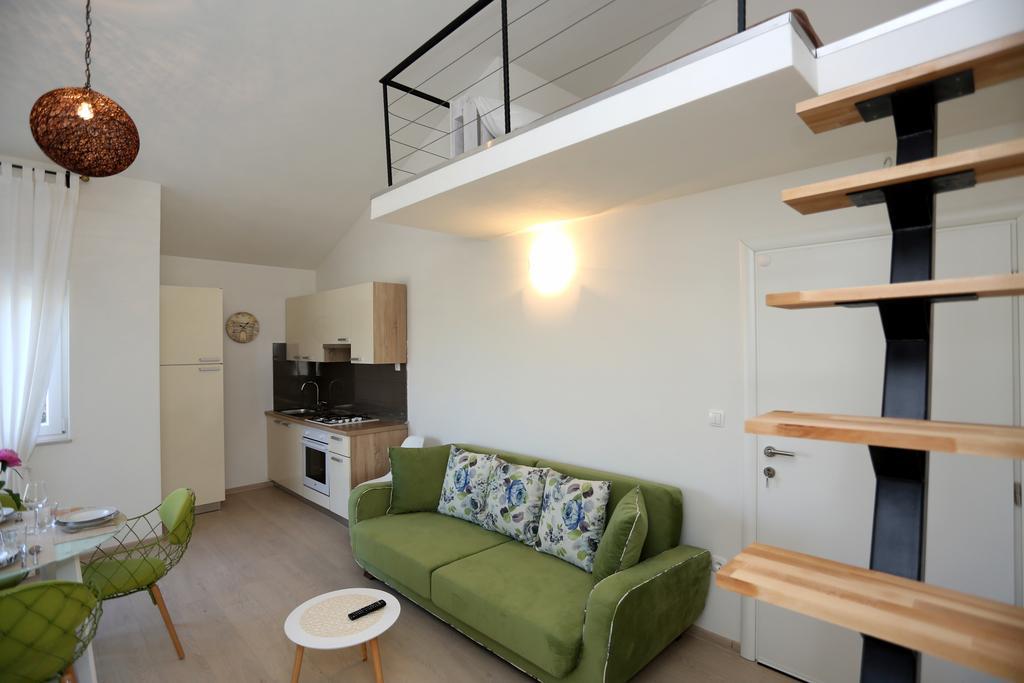 Apartments La Mirage Пироваць Екстер'єр фото