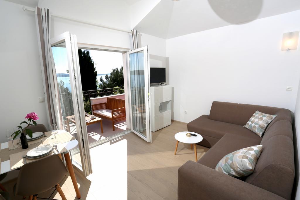 Apartments La Mirage Пироваць Екстер'єр фото