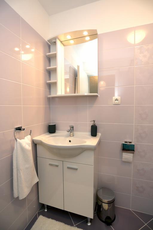 Apartments La Mirage Пироваць Екстер'єр фото