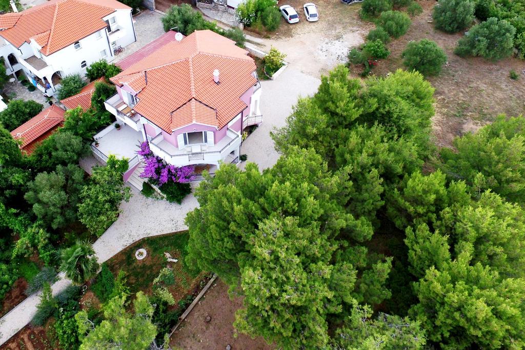 Apartments La Mirage Пироваць Екстер'єр фото